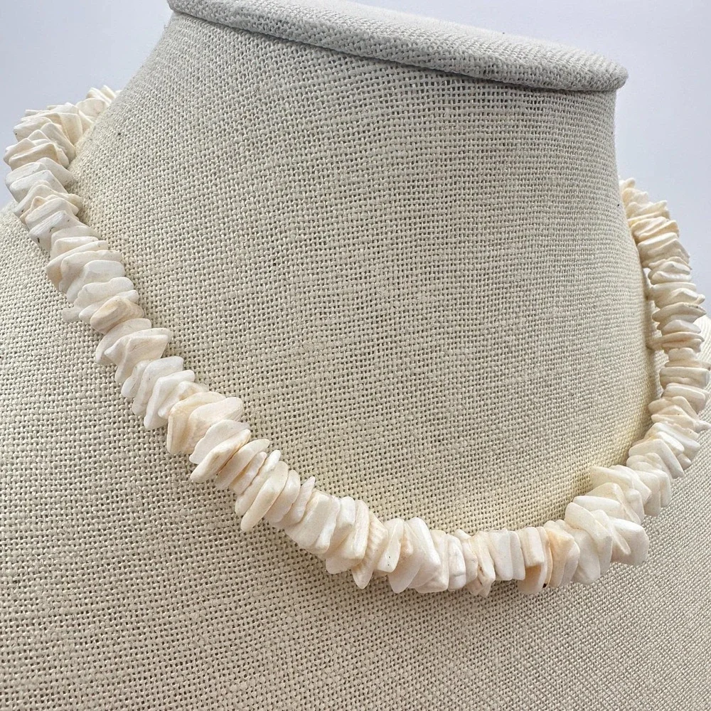 Vintage Off‎ White Shell Bead Choker Necklace Beachy Boho Surfer Retro Hawaiian